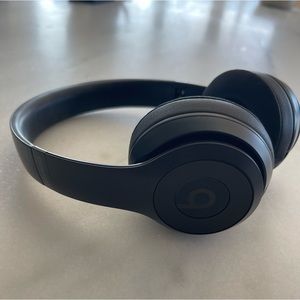 Beats Solo 3 Headphones, Over Ear Headphones, Wireless